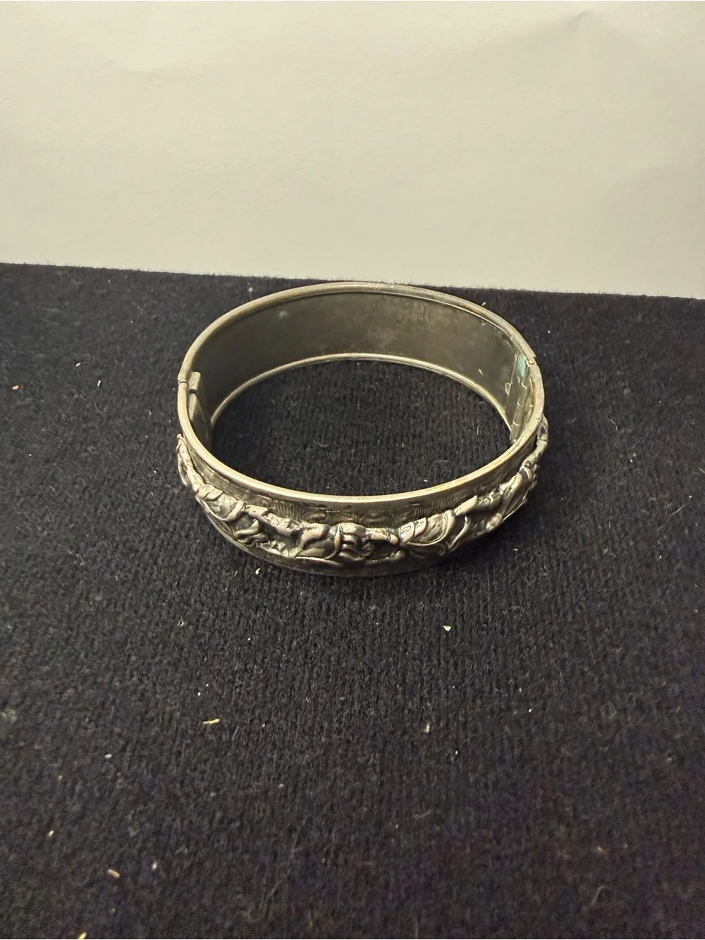 VTG Silver-Tone Floral Hinged Bracelet